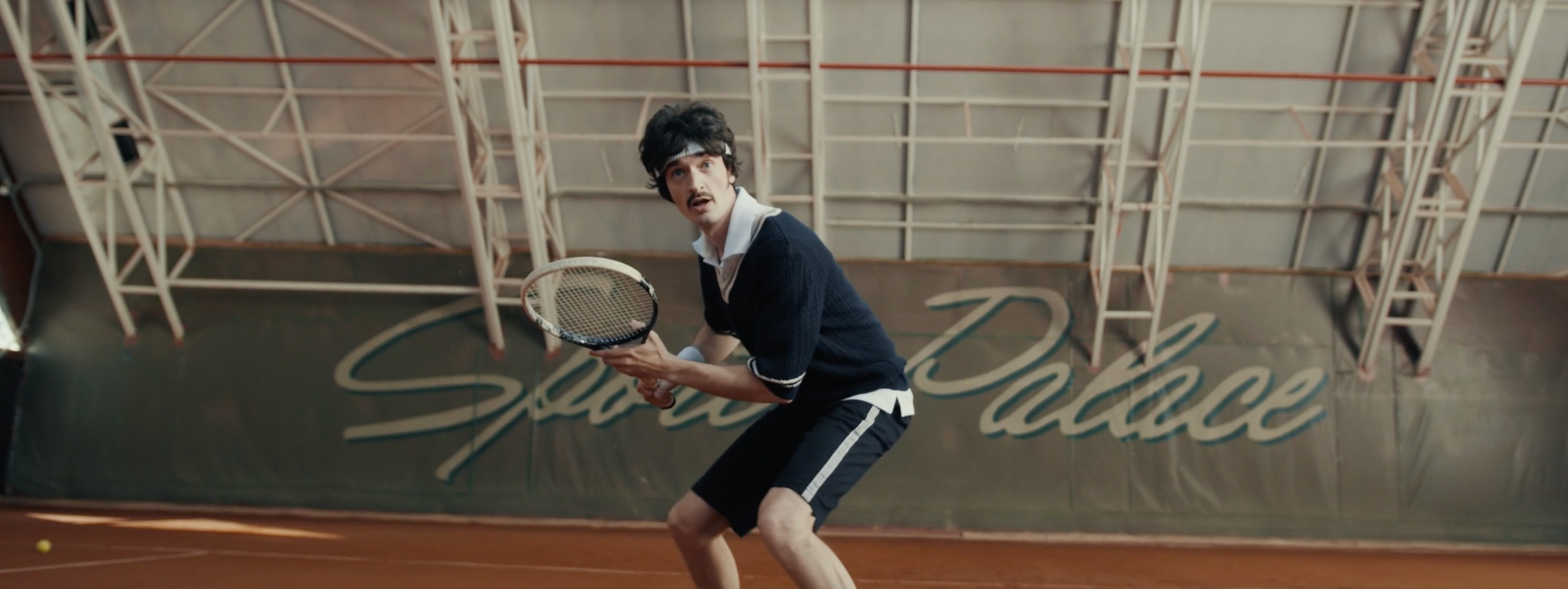 Tennis Spieler im Hipster Stil